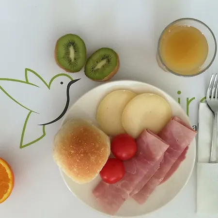 Bed & Breakfast Songbird 3*